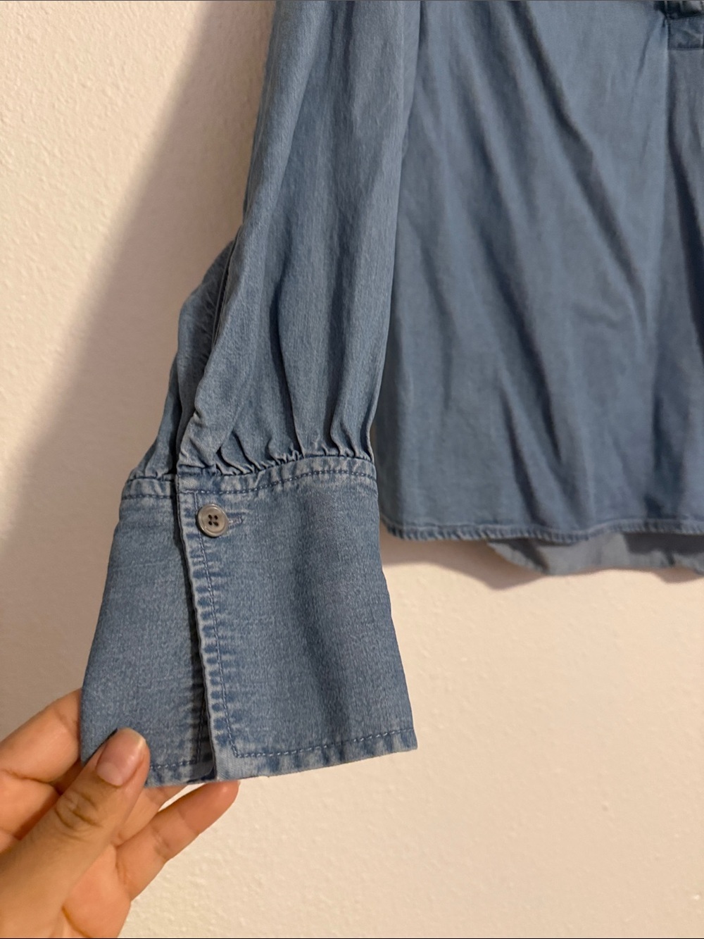 Madewell Chambray Easy Y-Neck Button-Up Shirt in Ritch Wash - Picture 3 of 9